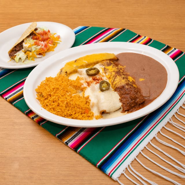 Cancun Dinner Plate.