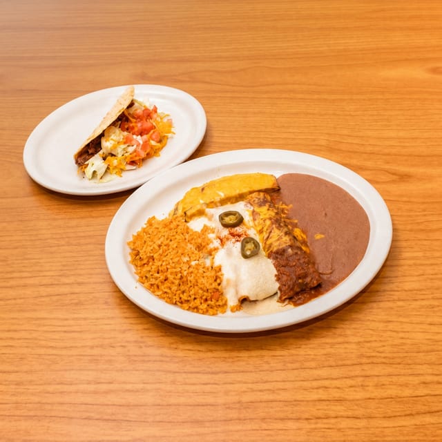 Cancun Dinner Plate.